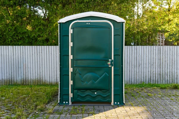 deluxe porta potty 2